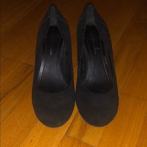 Black suede size 6 short heels